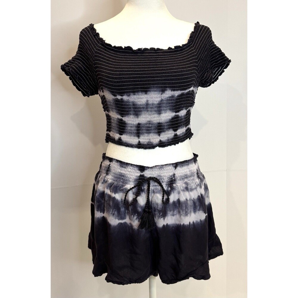 Goa Beachwear by Japna 2 Piece Tie Dye Set Smocked Crop Top M Shorts L Blue
